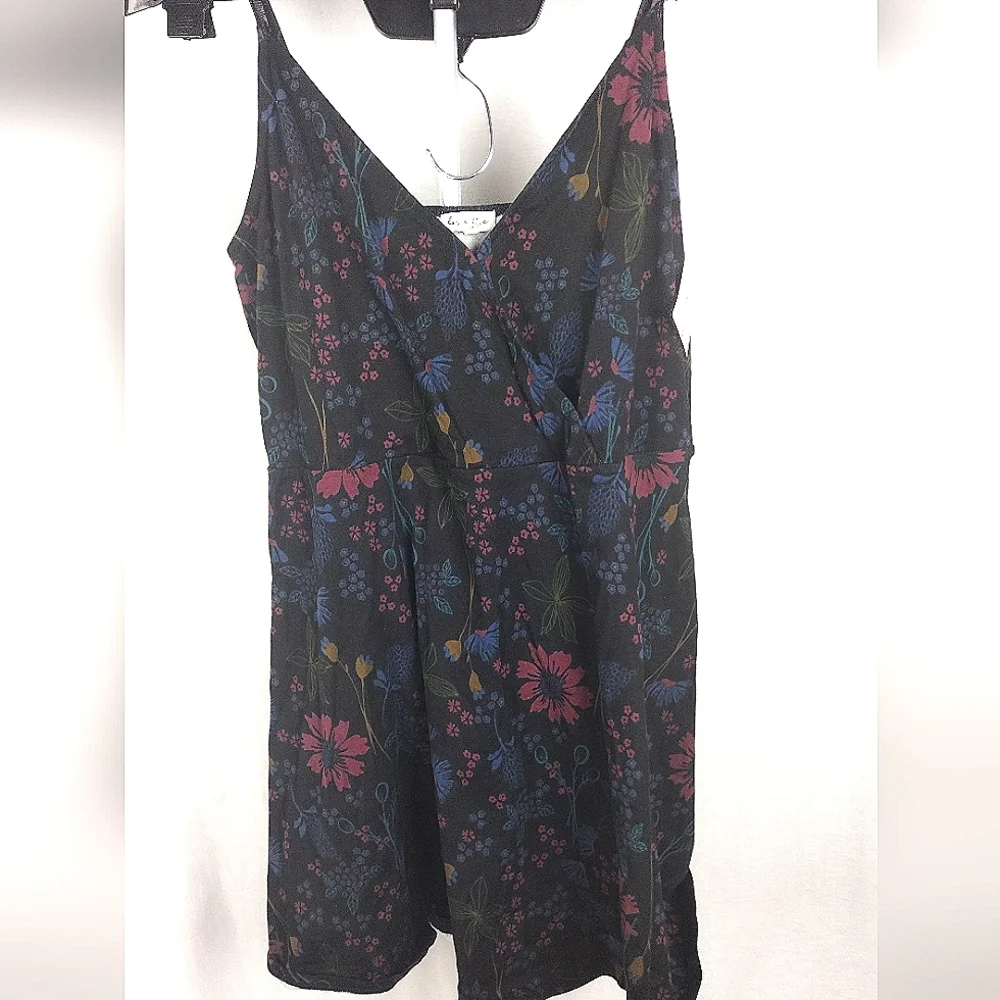 Love Fire Kids Floral Print Spaghettis Strap Dress Size Medium NWT